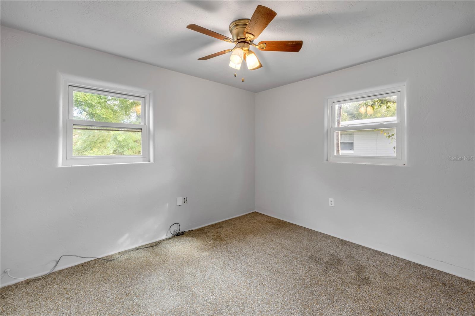 ELLISON HOMES ROYAL - Residential