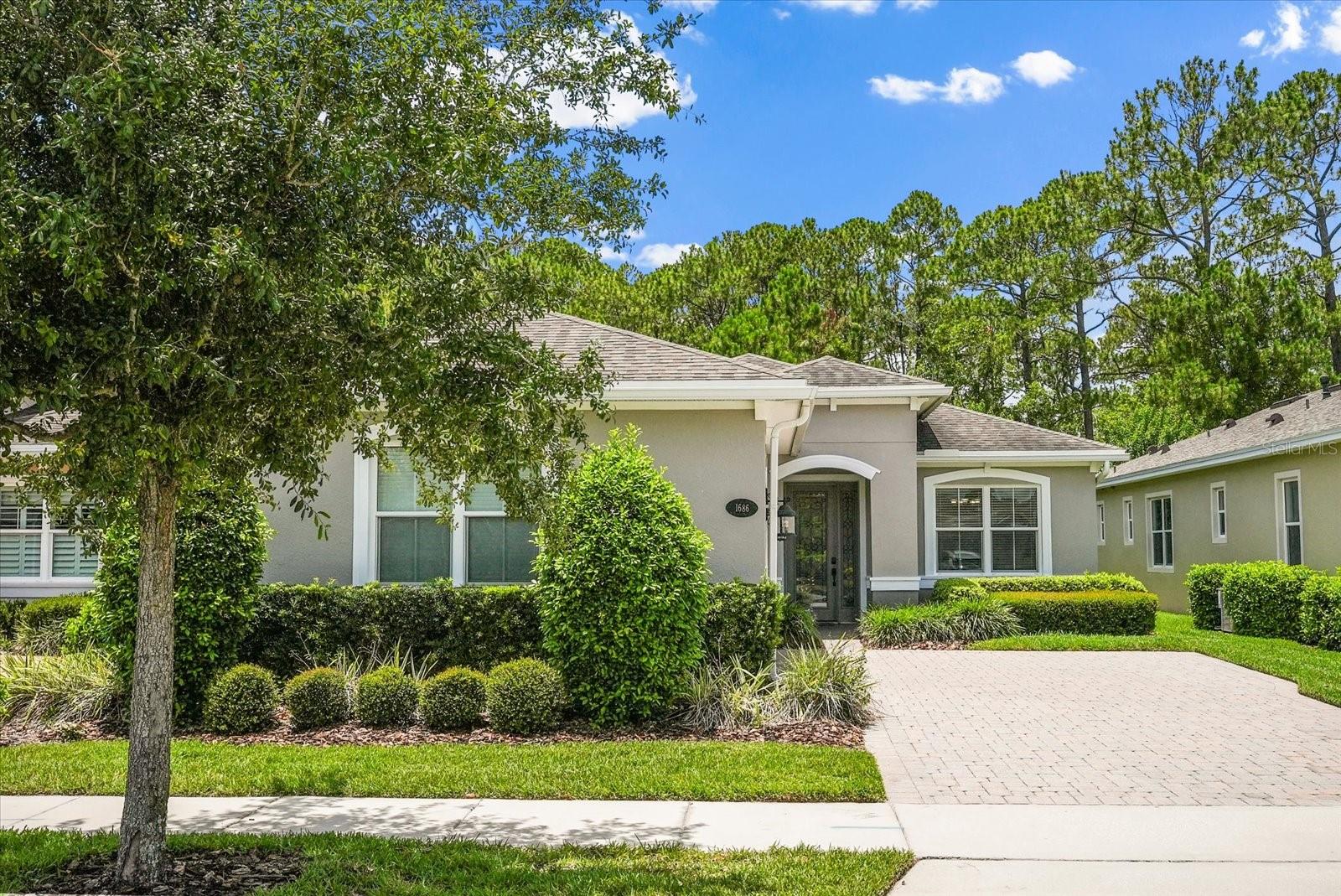 1686 VICTORIA GARDENS DRIVE