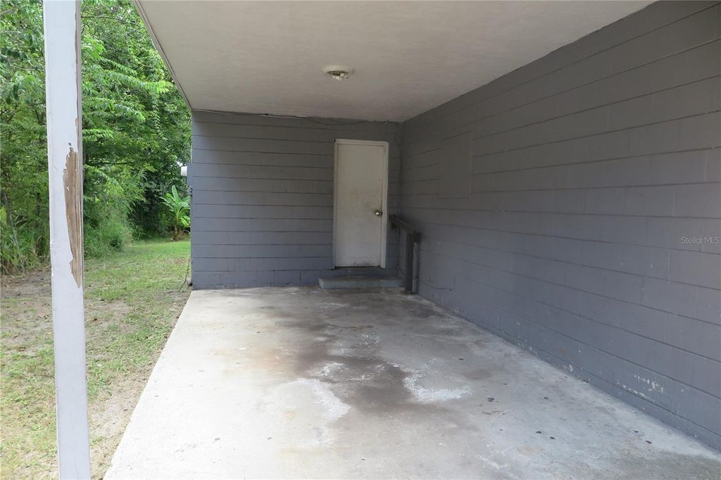 Photo of 1909 SE 14th Avenue, Gainesville, FL 32641 (MLS # GC534551)