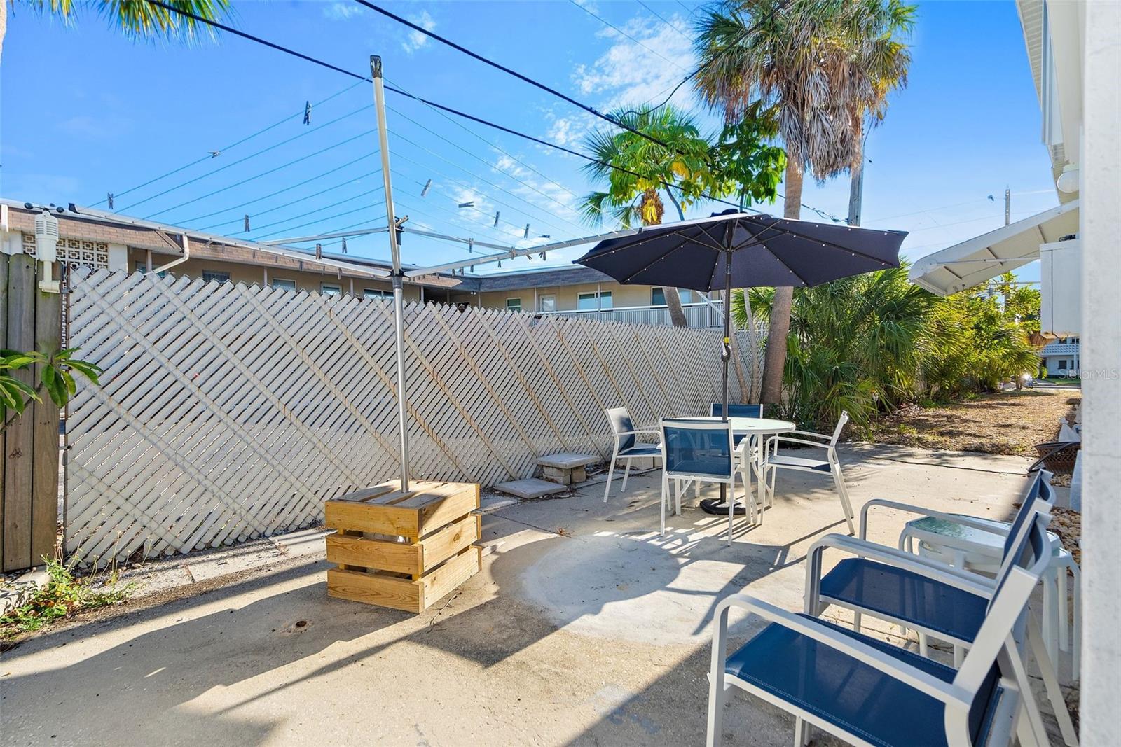 SUNSET PLAZA EAST APTS CONDO - Residential