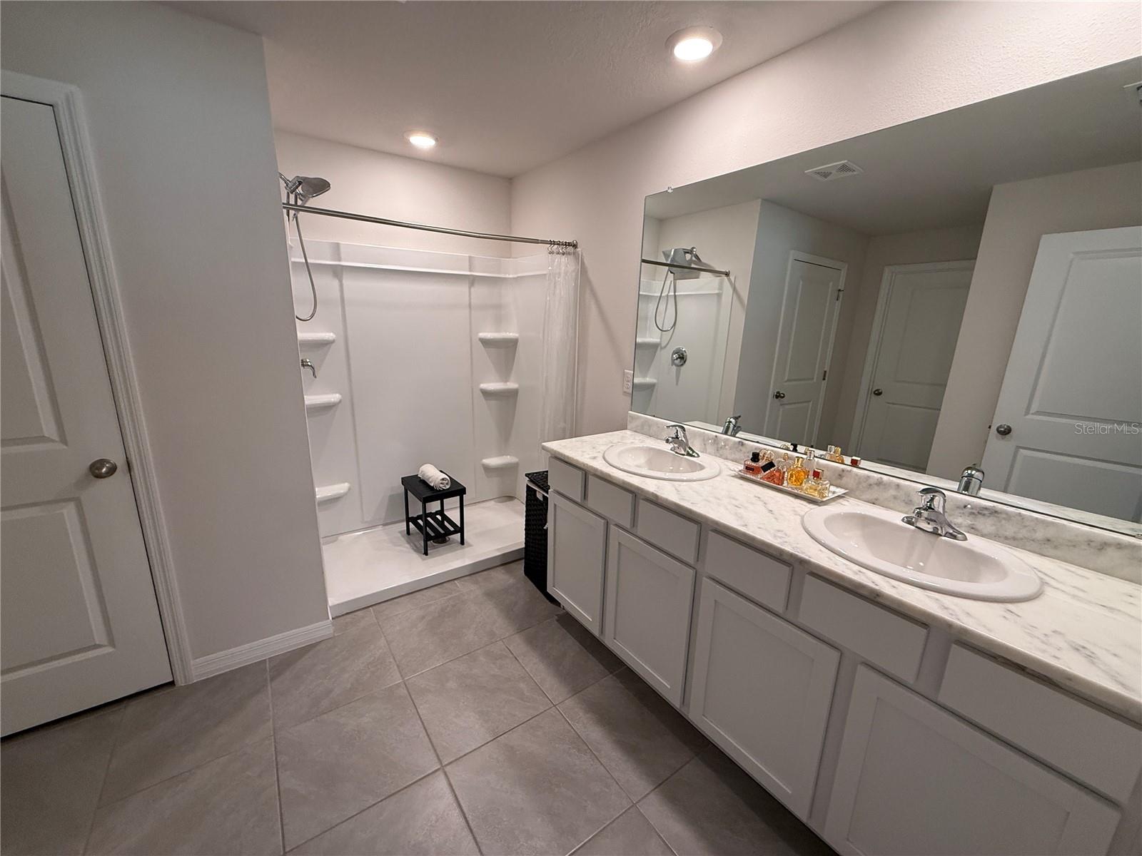 BELLA LAGO PH II SUBPH IIA-IA, IIA-IB,II - Residential Lease