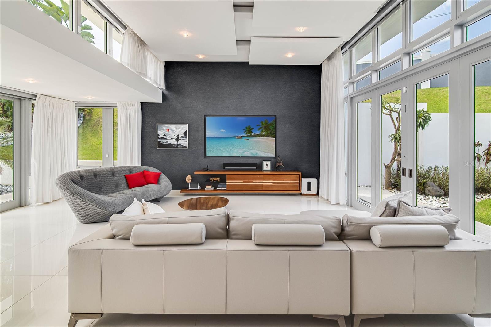 URB BALDWIN PARK - Residential