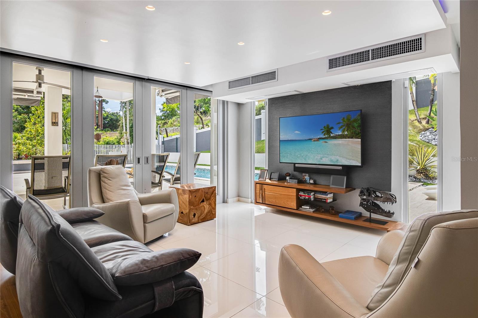 URB BALDWIN PARK - Residential
