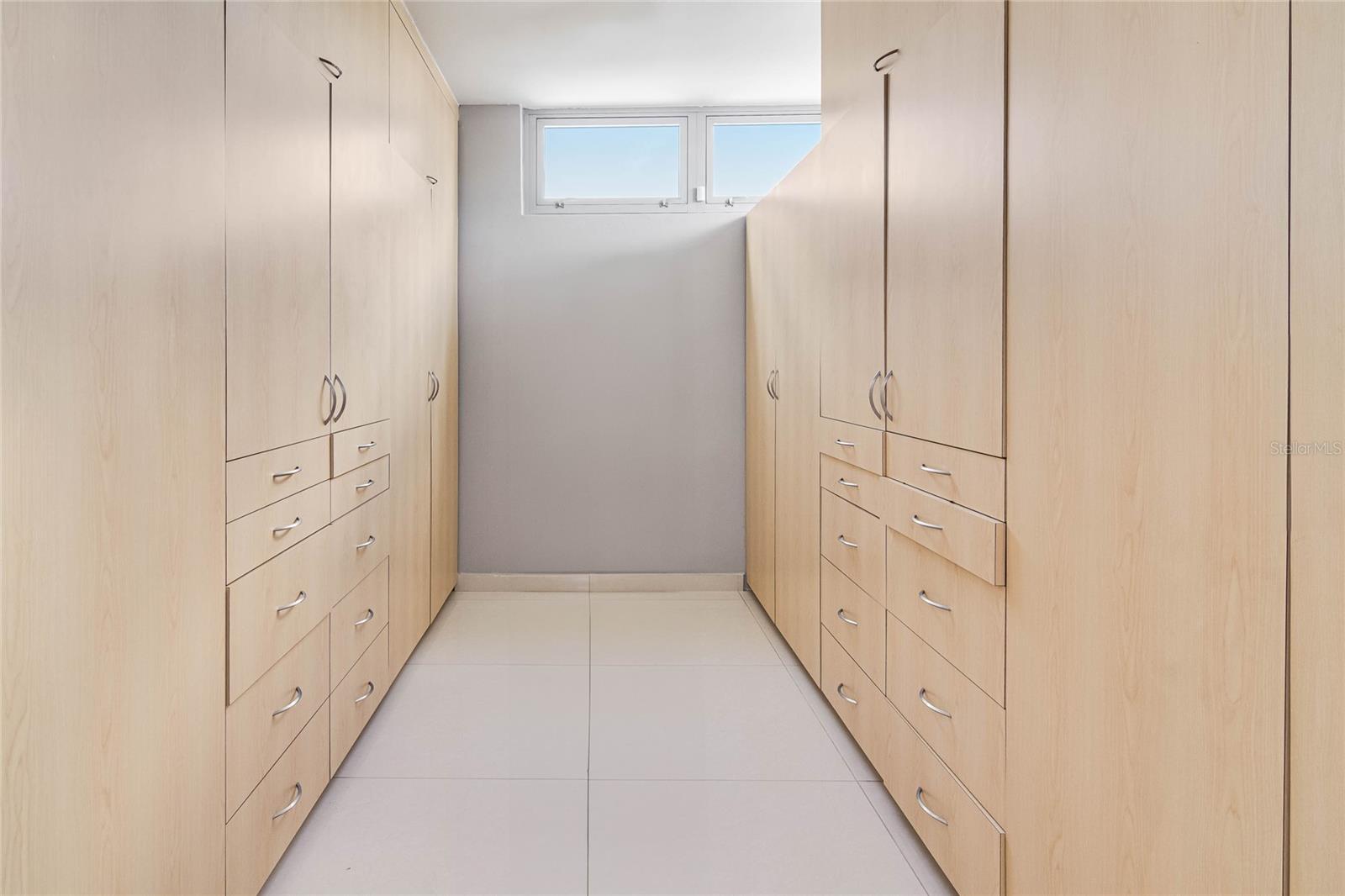 URB BALDWIN PARK - Residential