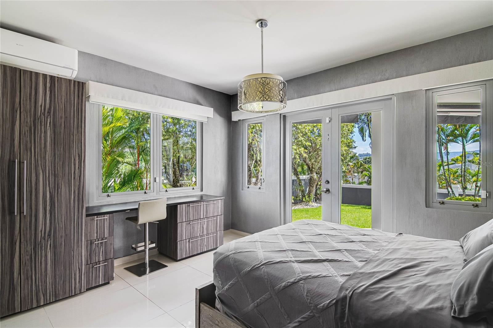 URB BALDWIN PARK - Residential