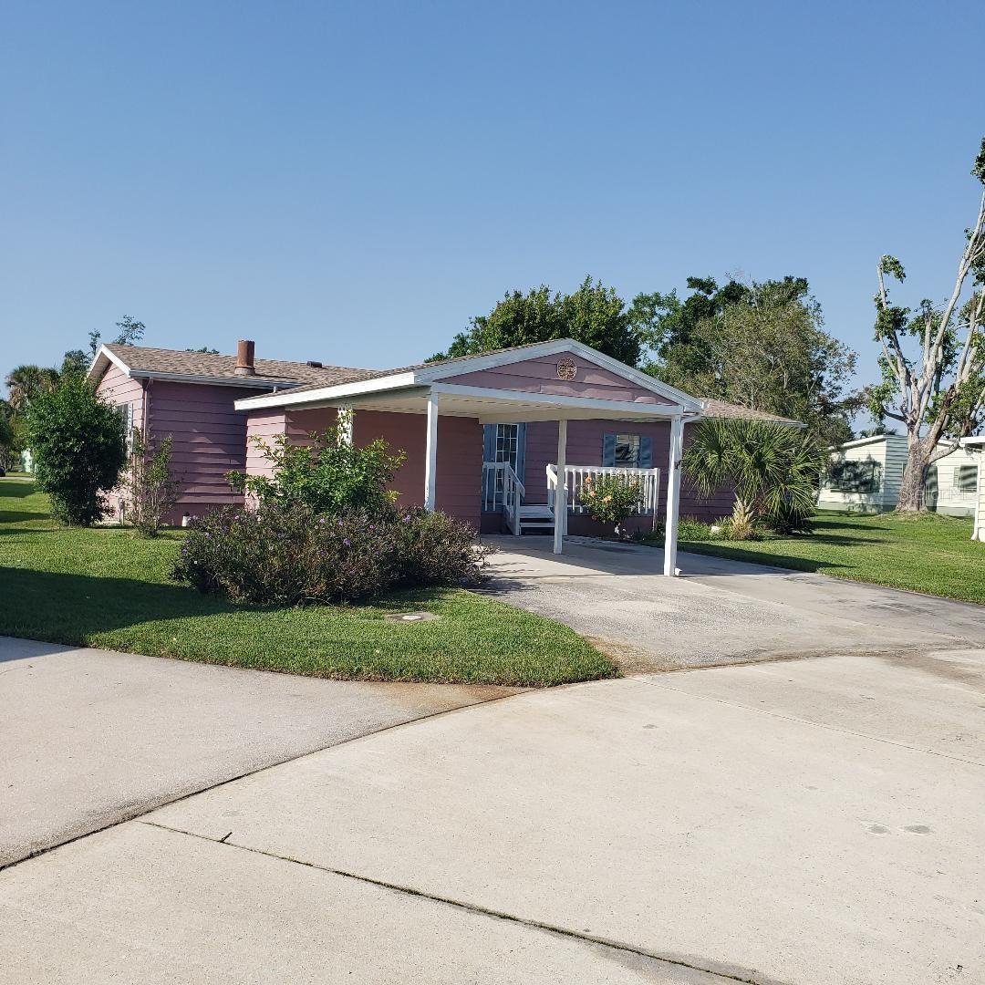 Land Owned---Priced to SELL Work is needed to bring this beauty back to life. Very spacious home that is on an oversized cul-de-sac lot with so much potential. A new Roof was put on in 2021 so nothing to worry about there. Large Family room with a fireplace. Kitchen, living room and dining room in the center of the home. Each bedroom has their own bathroom for family or friends. The back of the home has not only a screened lanai but also a deck for enjoying our beautiful Florida weather. The 55+ Ridgewood community offers a clubhouse, pool, spa, tennis and pickle ball courts with an outdoor fitness center. Close location to shopping and tons of new restaurants coming to the area. You are only minutes from 75 with easy access to everything the Sun Coast has to offer. If you are looking for a home to put some sweat equity in, then look no further. Call and get your showing scheduled.
All information is deemed reliable but should be verified by buyer's and buyer's agent