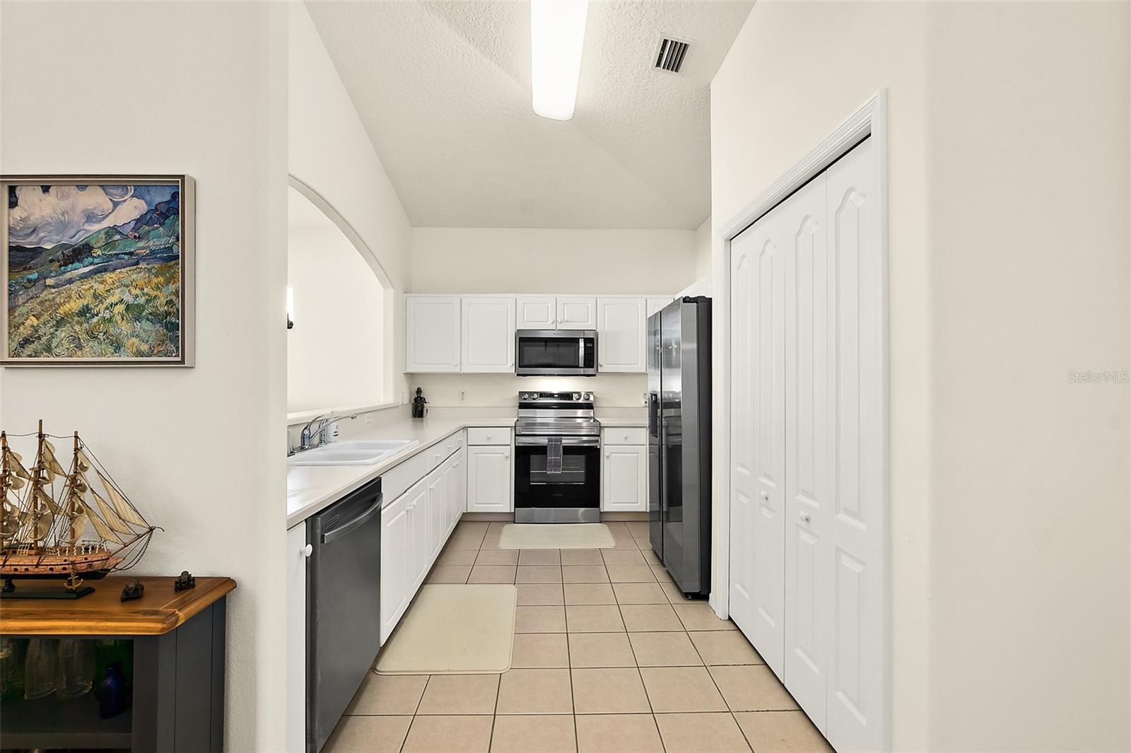 ARBOR TRACE CONDOMINIUM - Residential