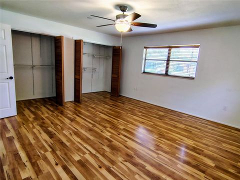 Tiny photo for 1240 Cr 463, Lake Panasoffkee, FL 33538 (MLS # G5114327)
