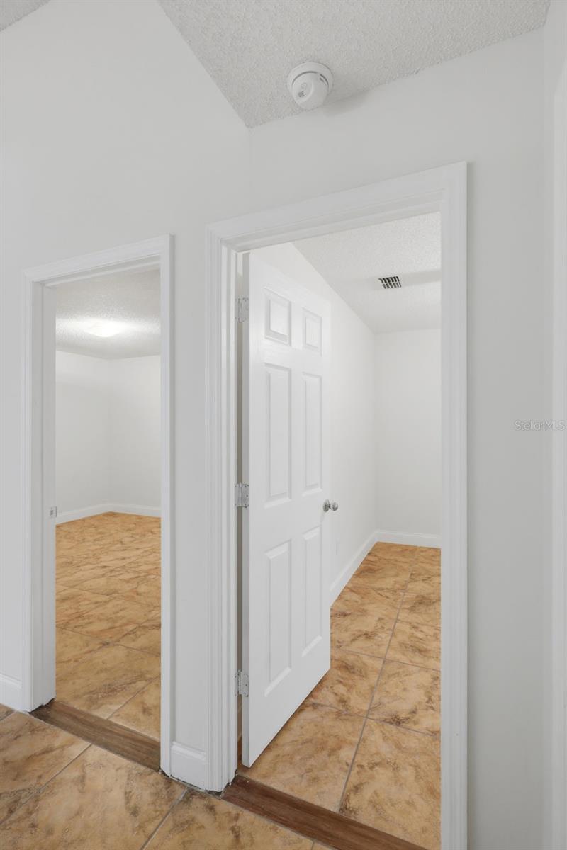 DELTONA LAKES - Residential