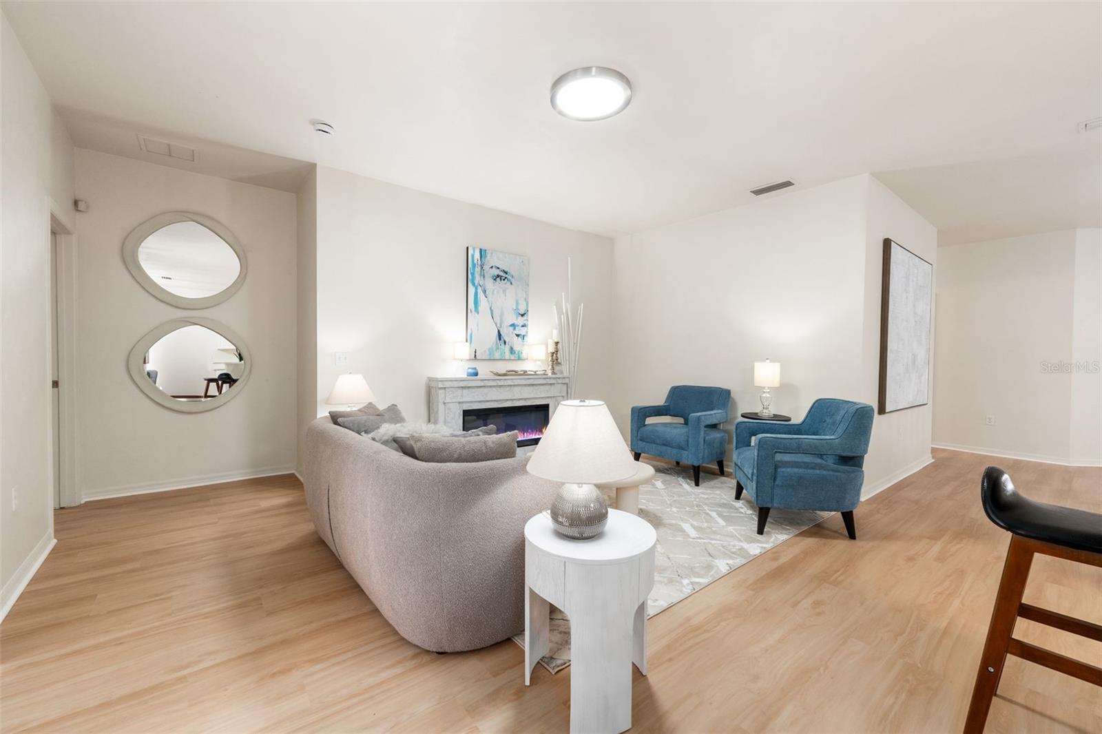 ELOISE GARDENS - Residential