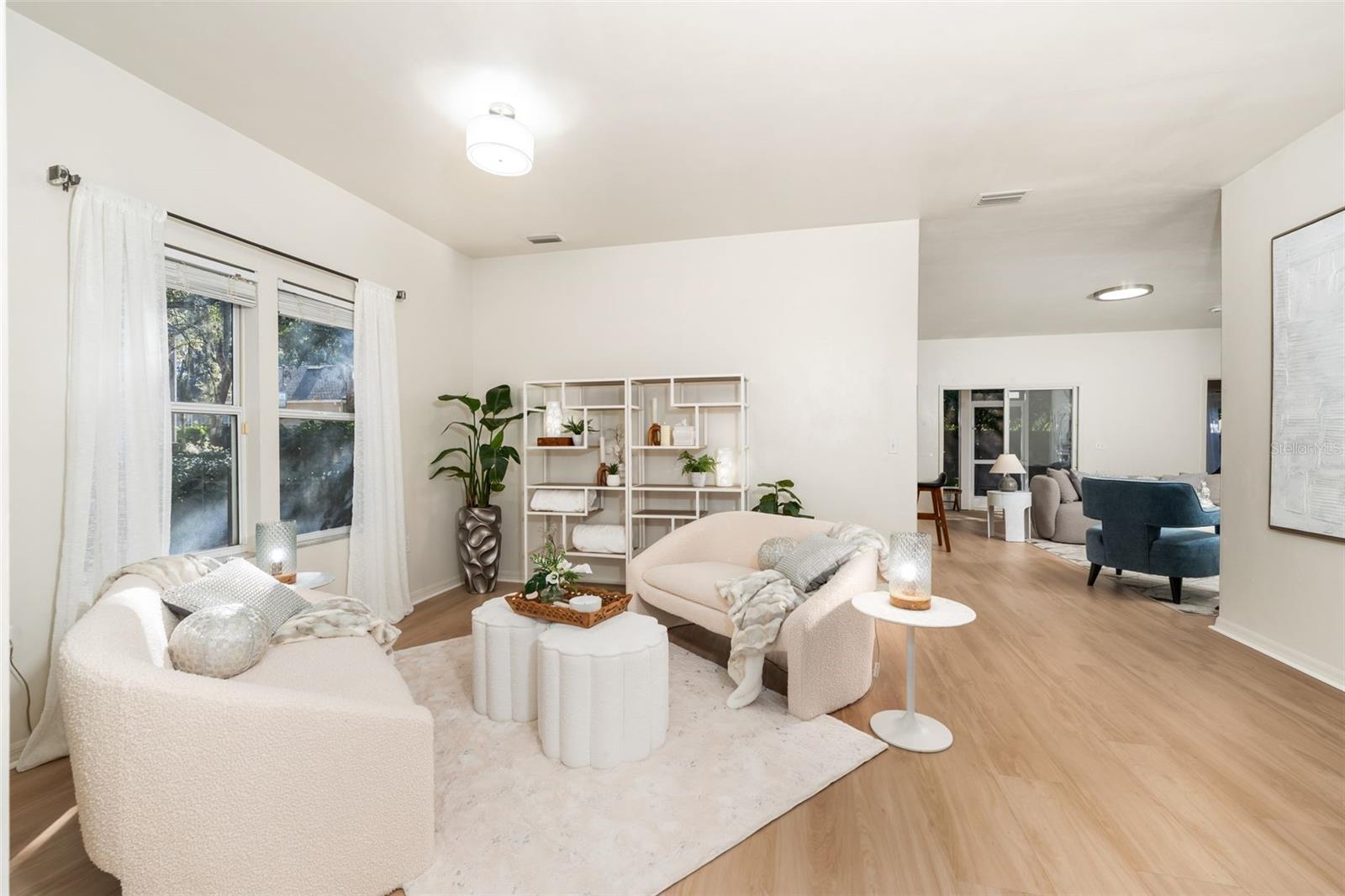 ELOISE GARDENS - Residential