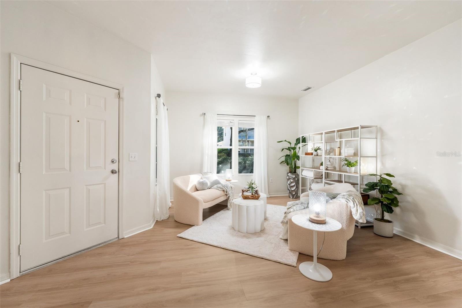 ELOISE GARDENS - Residential