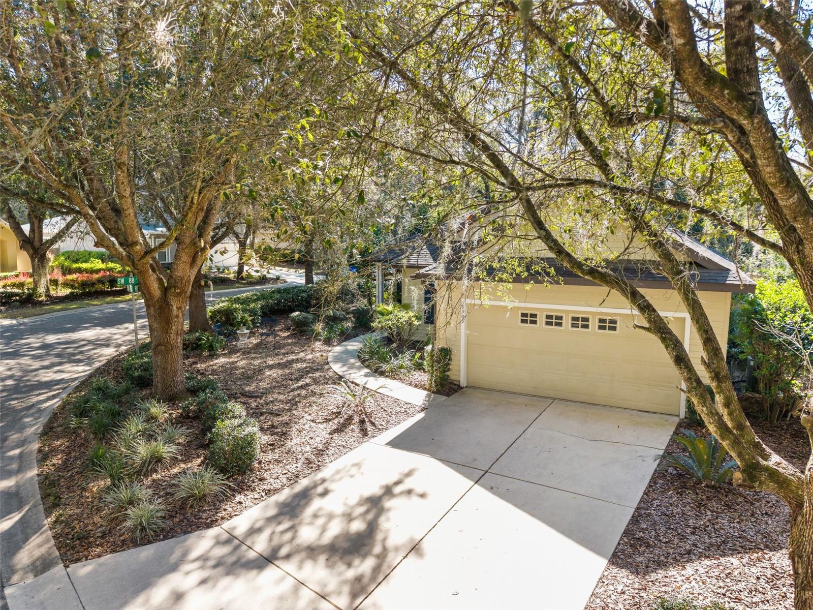 ELOISE GARDENS - Residential