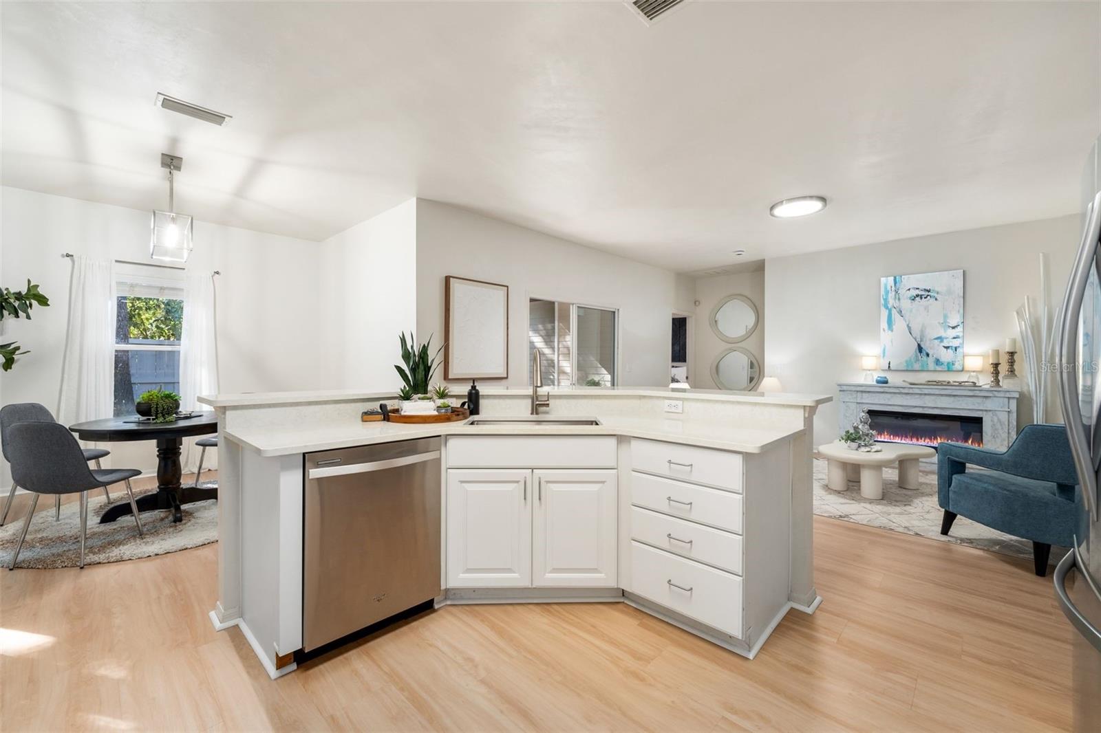 ELOISE GARDENS - Residential