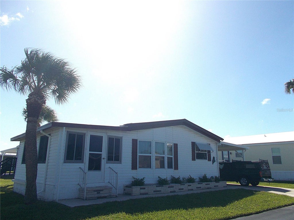 Photo of 525 Sandpiper Drive, Venice, FL 34285 (MLS # N6146368)