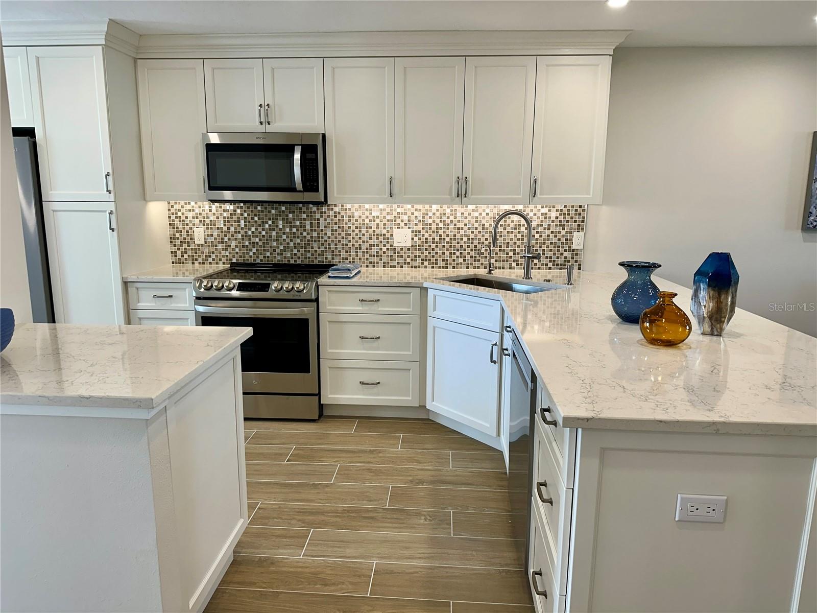 GULF & BAY CLUB PH 4 - Residential