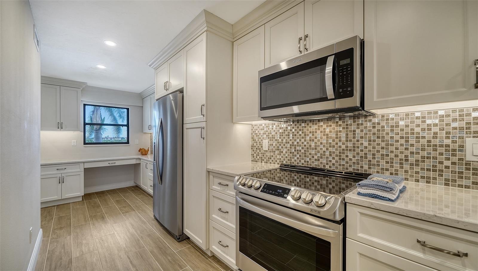 GULF & BAY CLUB PH 4 - Residential