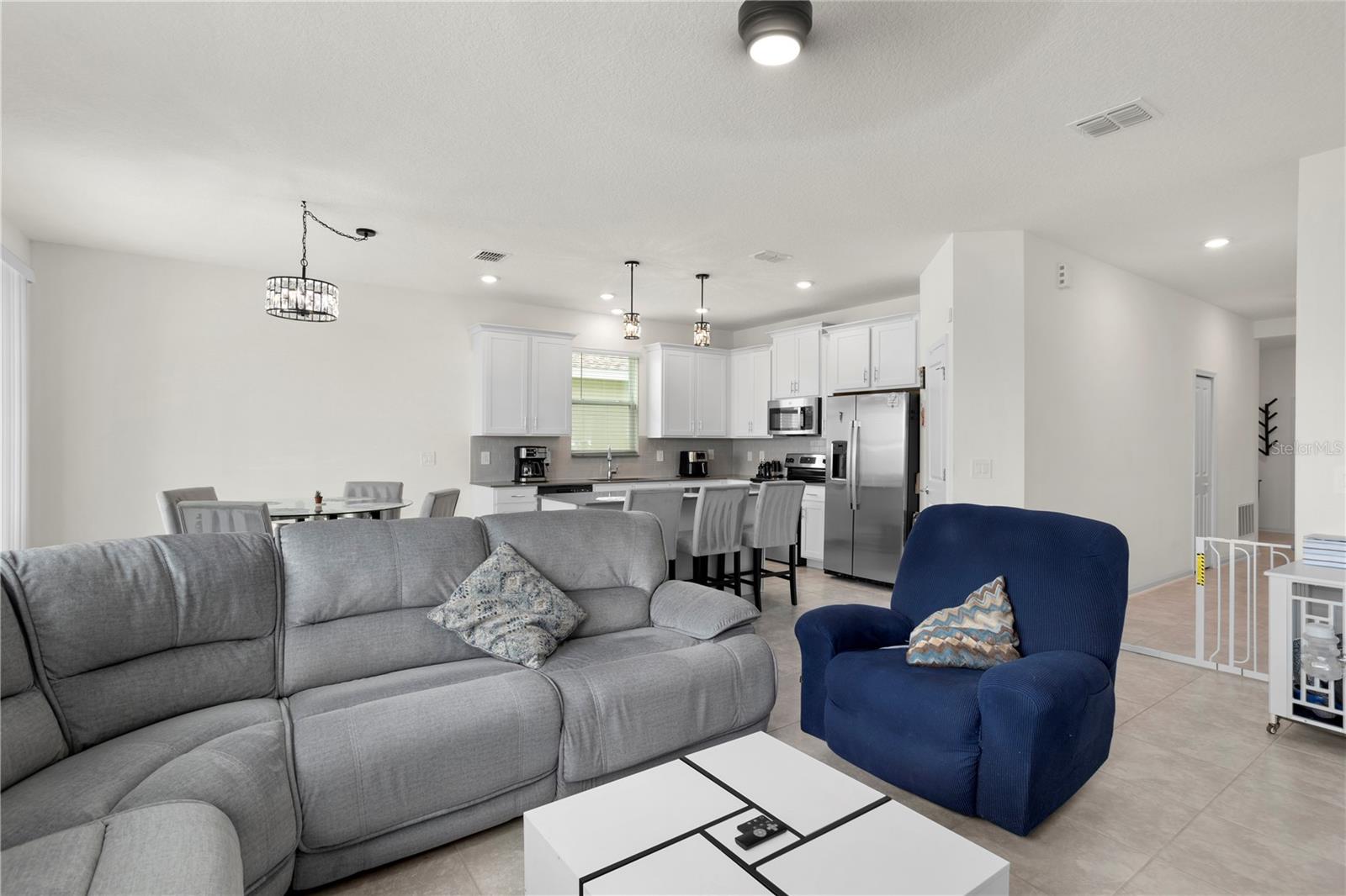 BELLEVUE AT ESTATES - Residential Lease