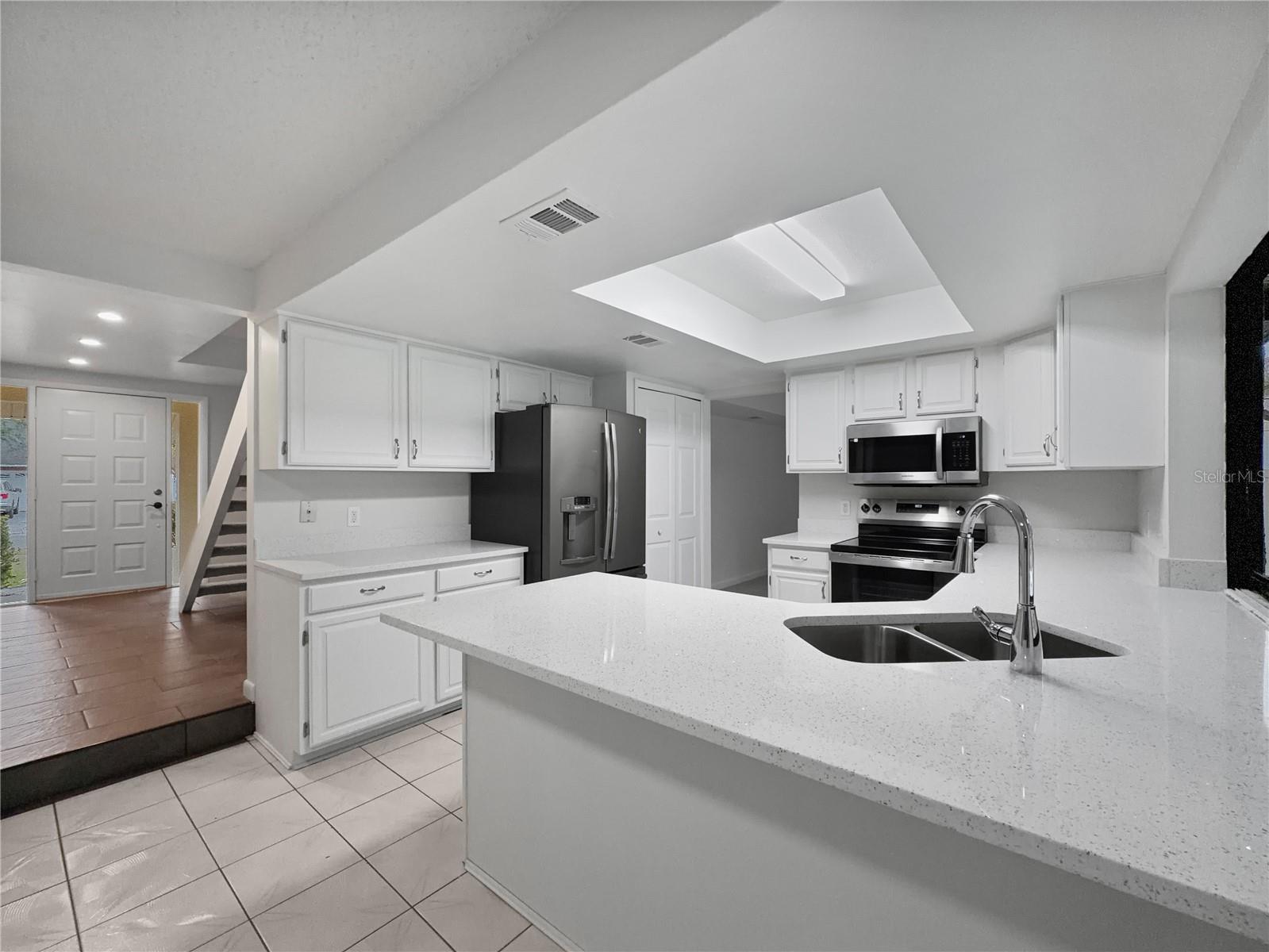 3415 BLOOMINGDALE OAKS DRIVE