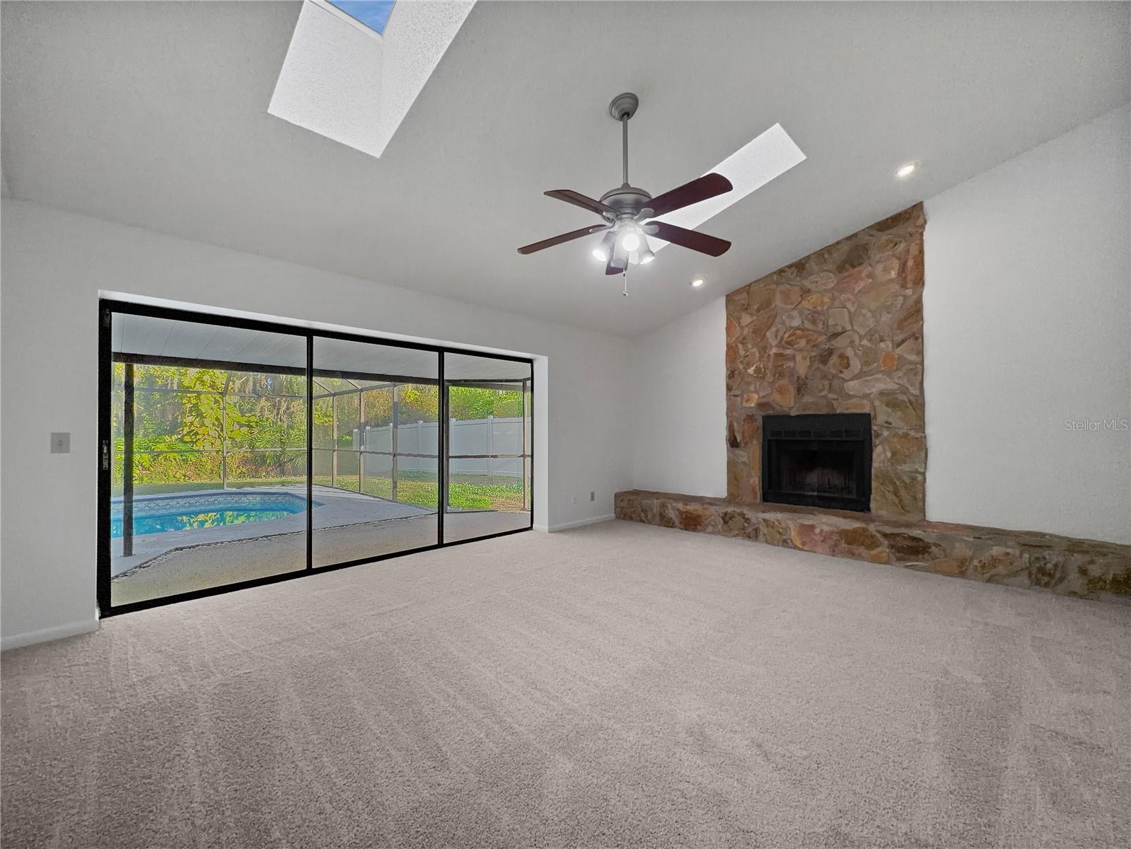 3415 BLOOMINGDALE OAKS DRIVE