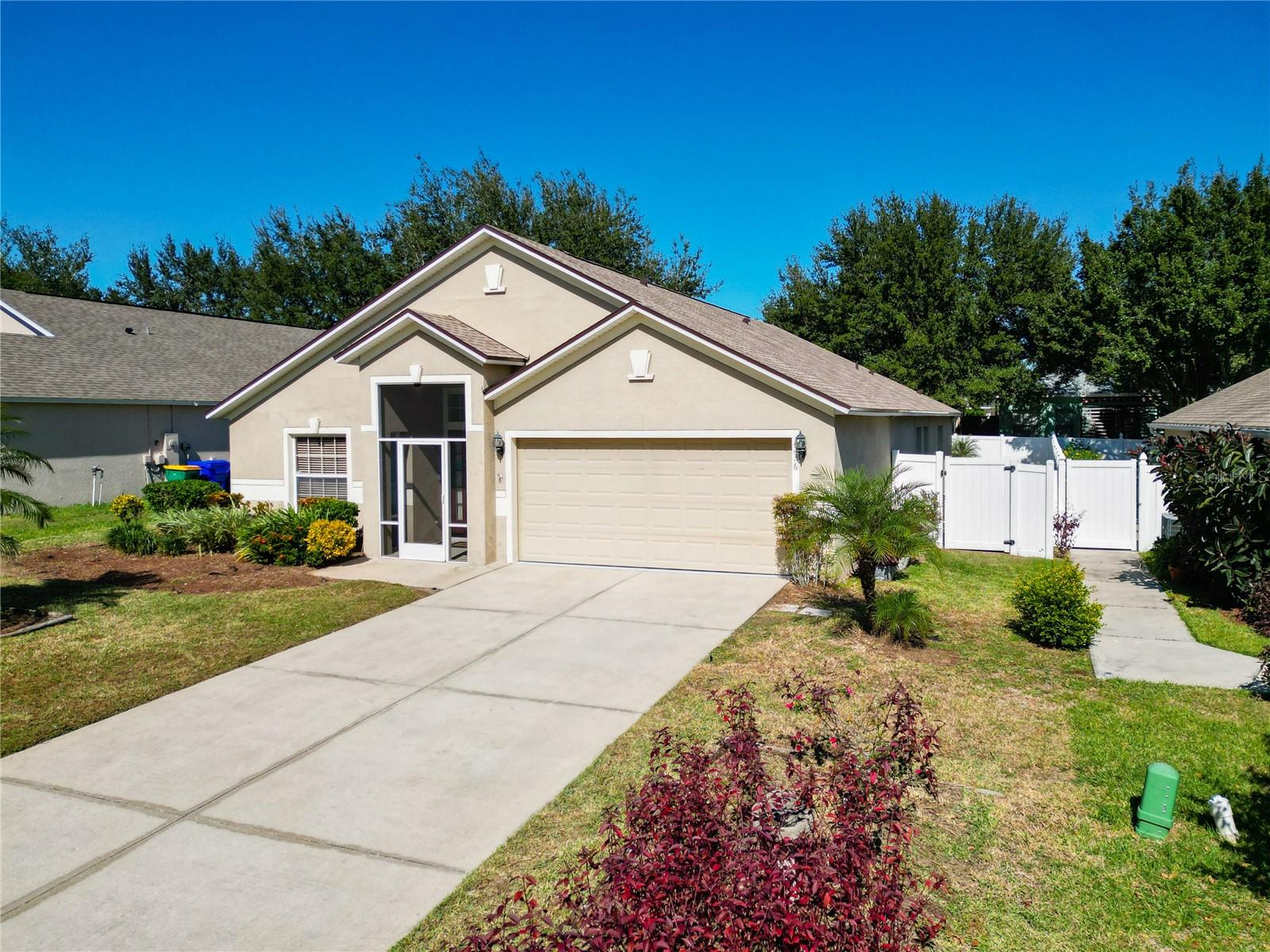 CHELSEA OAKS - Residential