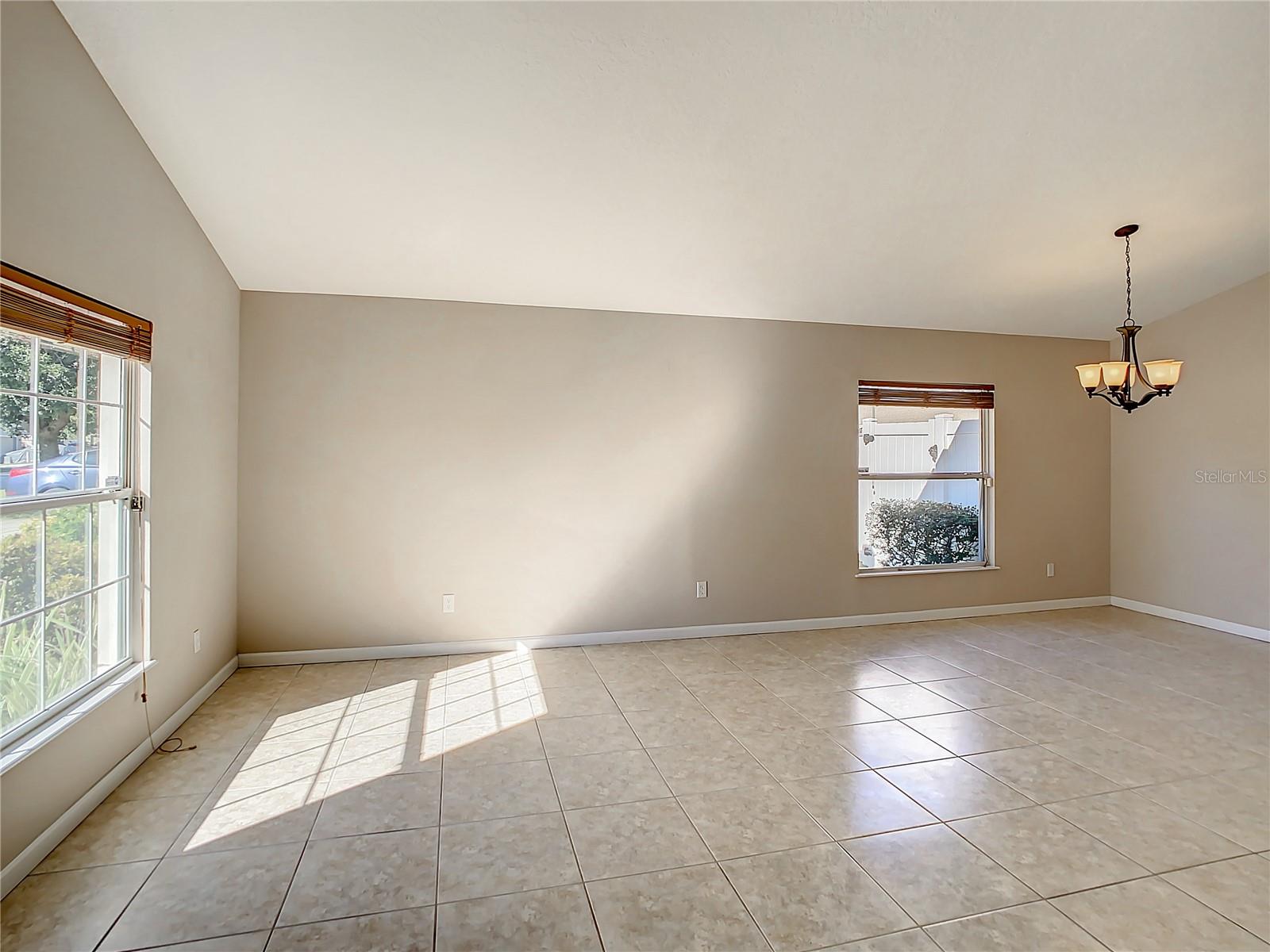 CHELSEA OAKS - Residential