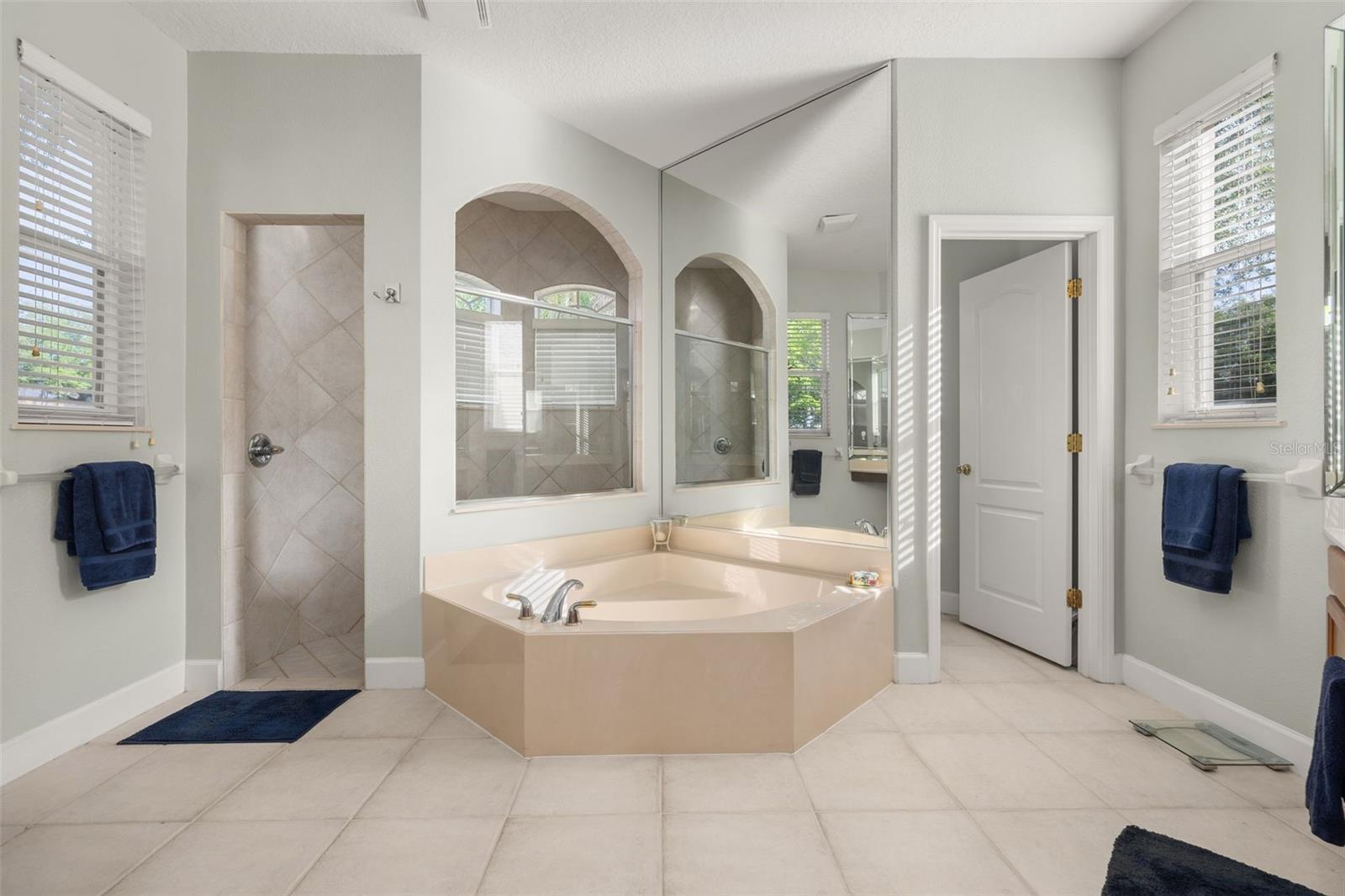 WINDWARD CAY 48 125 - Residential