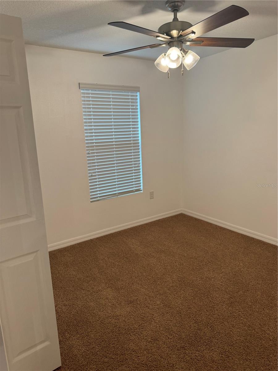 413 W BERESFORD AVENUE