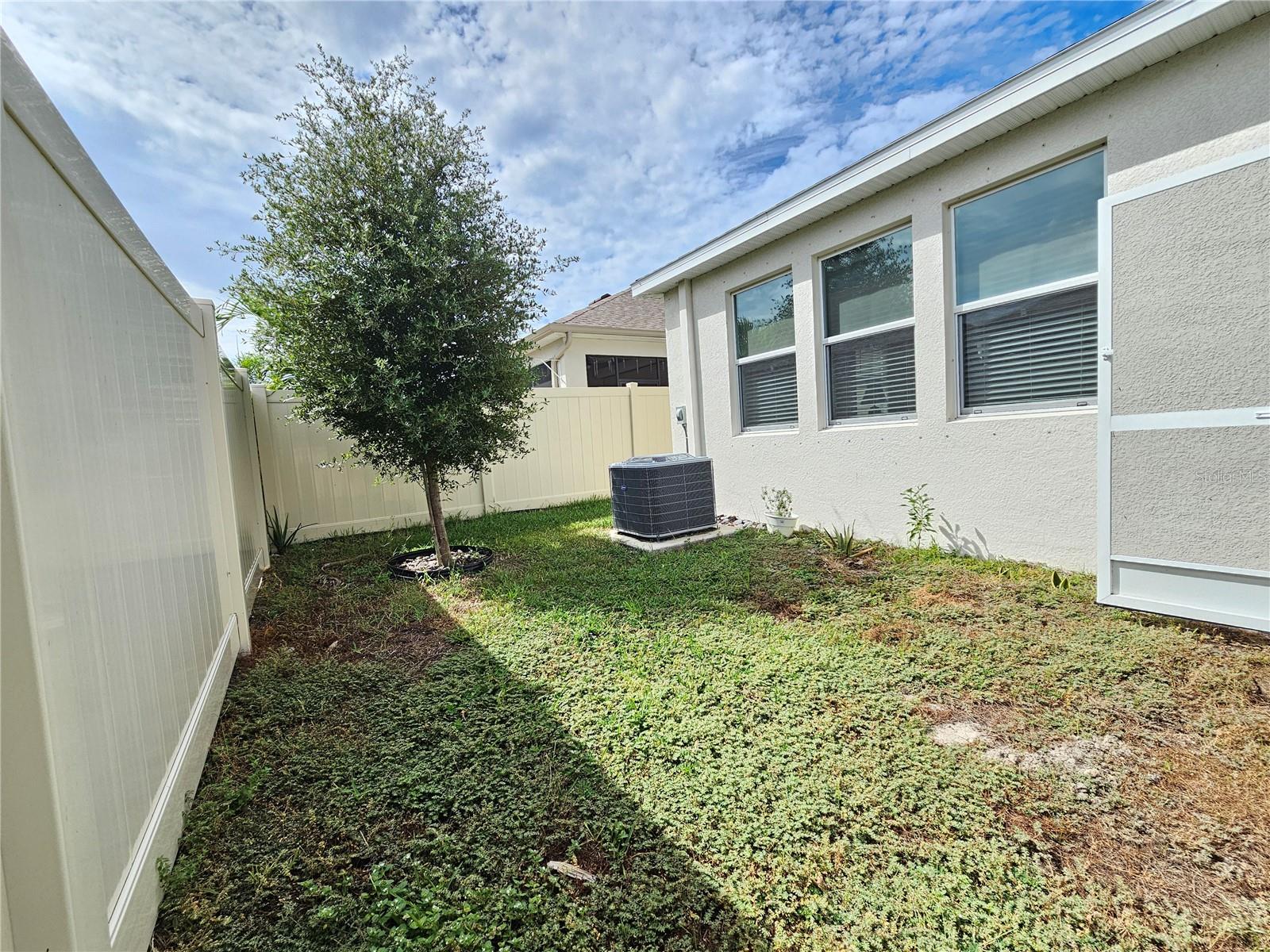RIVER BEND VILLAGE - Residential Lease