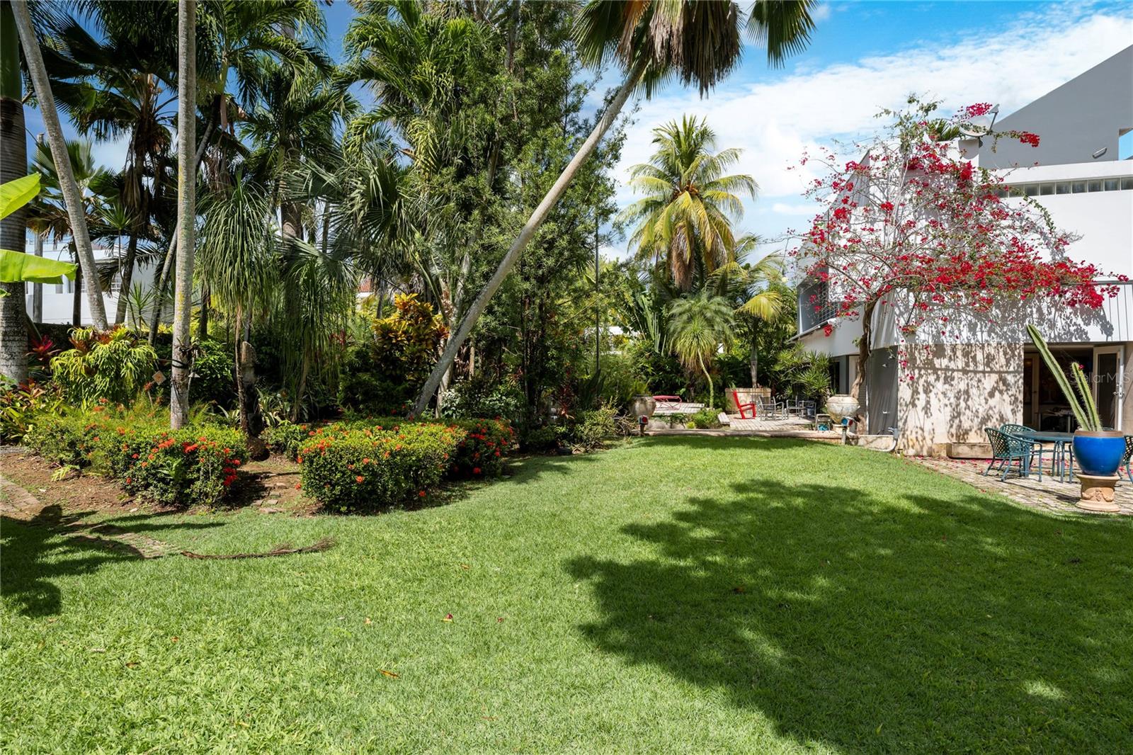 GARDEN HILLS DOUBLE LOT - Residential