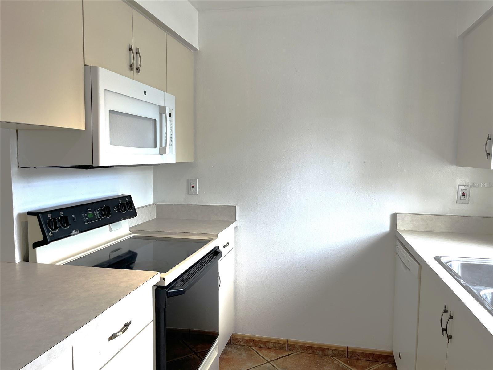 HIDDEN LAKE VILLAGE - Residential