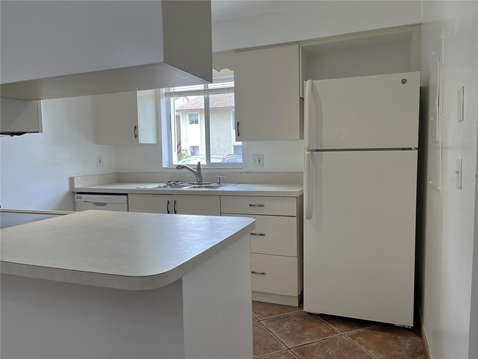 HIDDEN LAKE VILLAGE - Residential