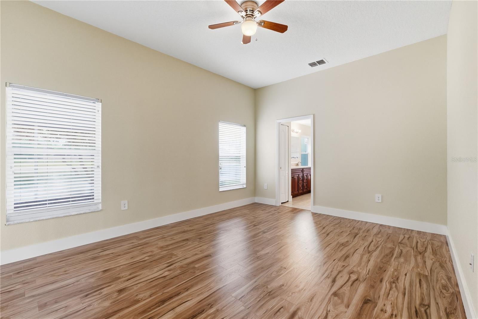 ANDOVER CAY PH 01 44/98 - Residential