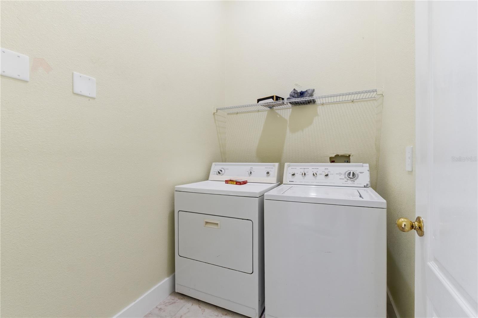 ANDOVER CAY PH 01 44/98 - Residential