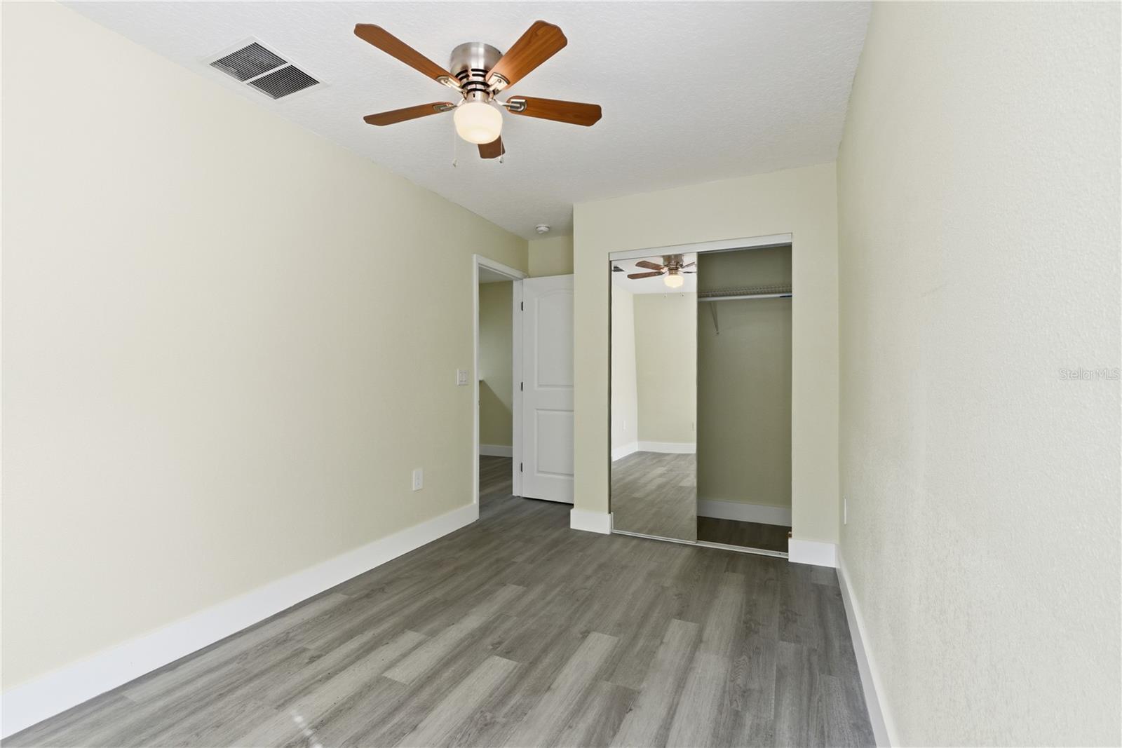 ANDOVER CAY PH 01 44/98 - Residential