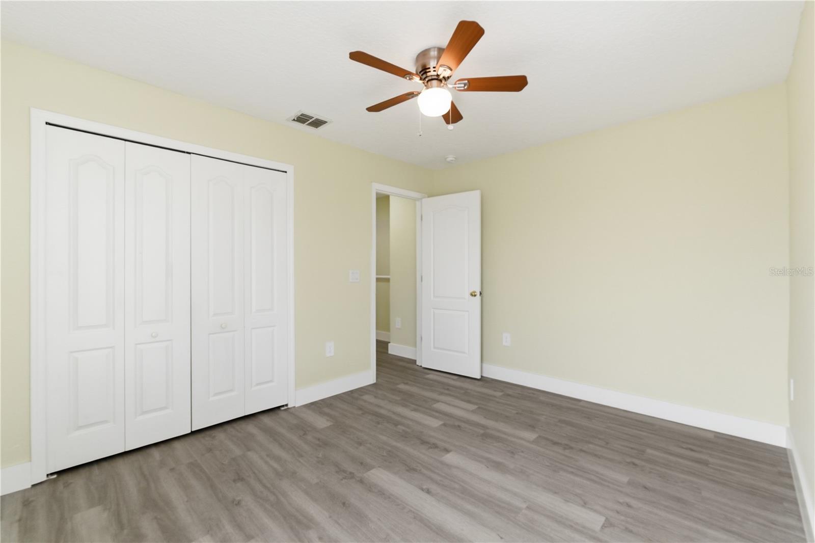 ANDOVER CAY PH 01 44/98 - Residential