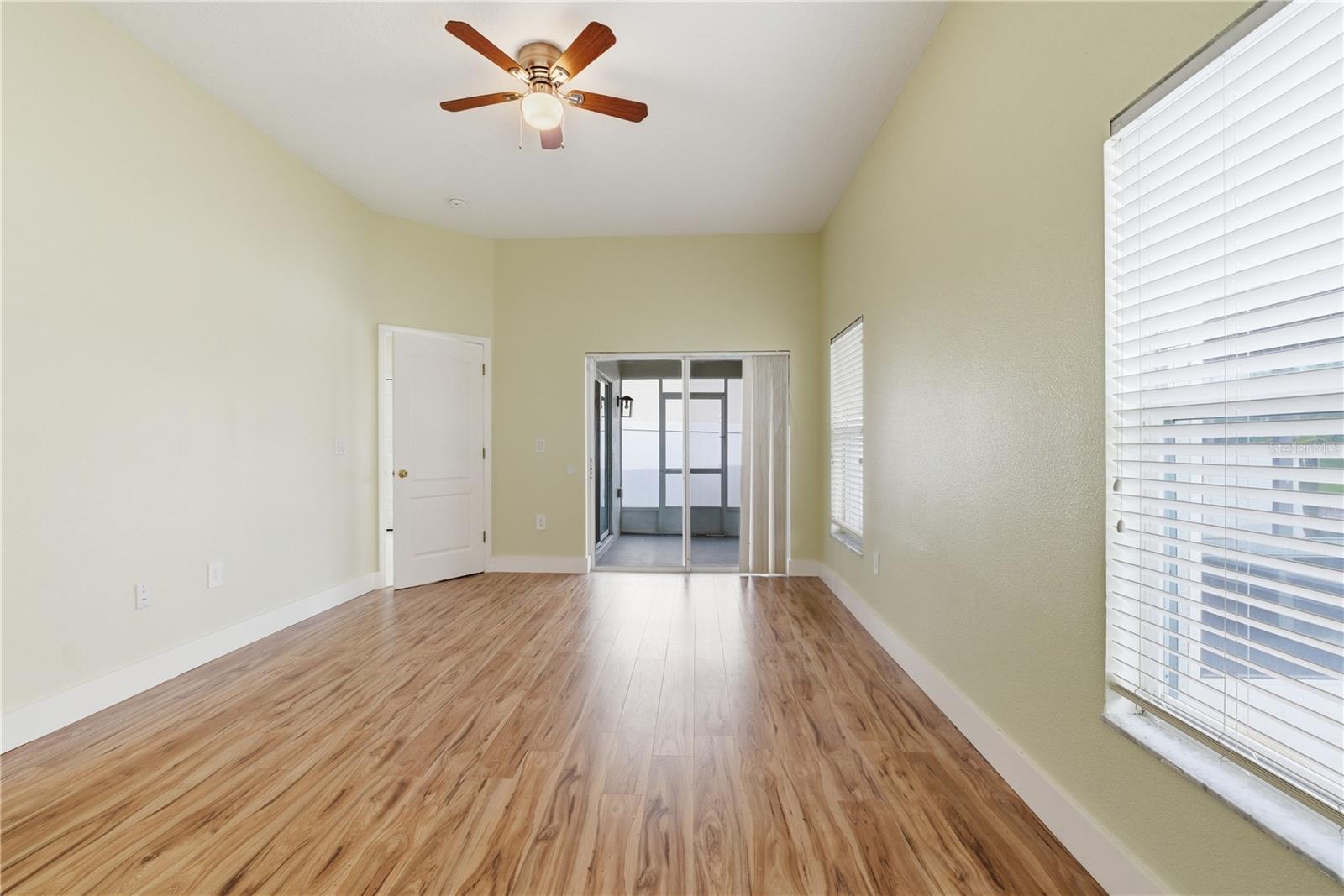 ANDOVER CAY PH 01 44/98 - Residential