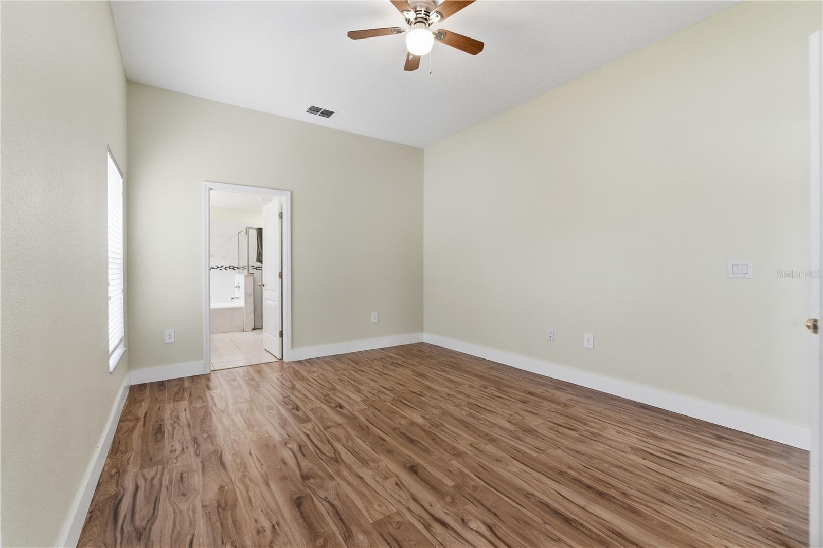 ANDOVER CAY PH 01 44/98 - Residential