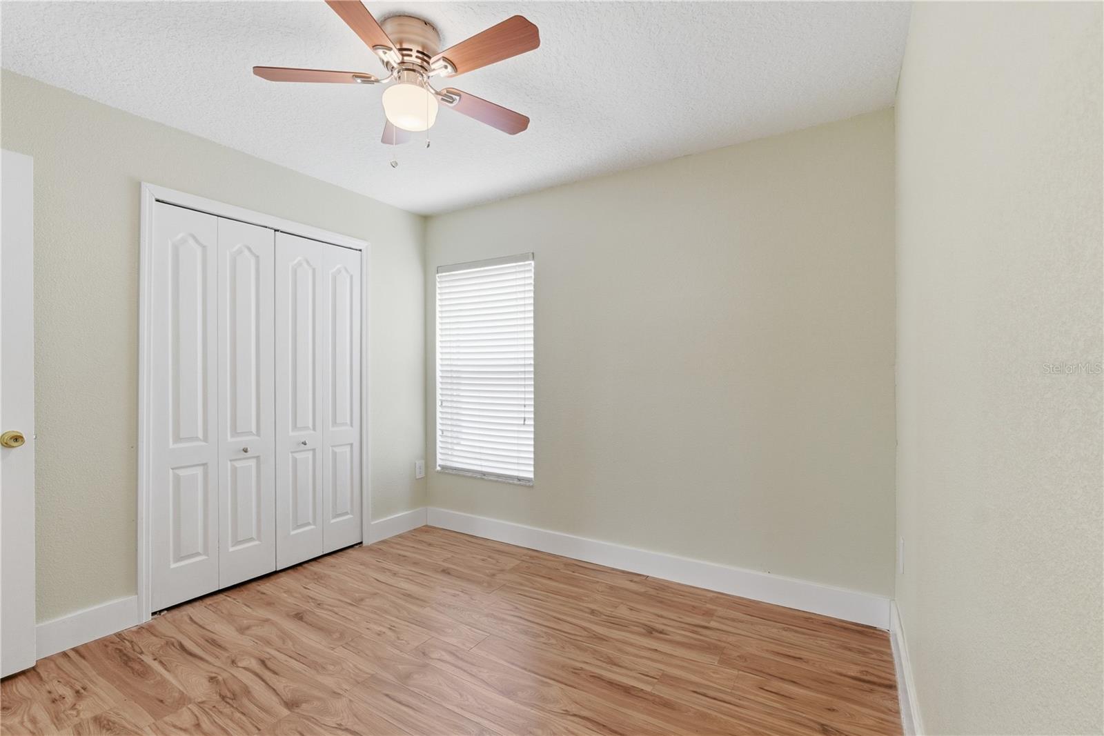 ANDOVER CAY PH 01 44/98 - Residential