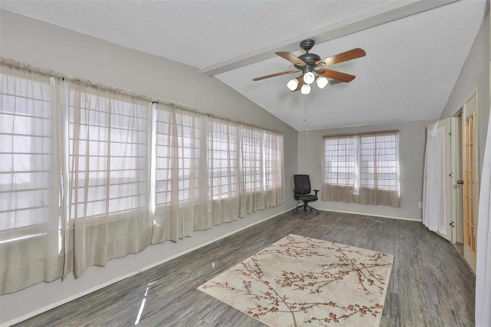 PRETTY POND PARK UNREC SUB - Residential