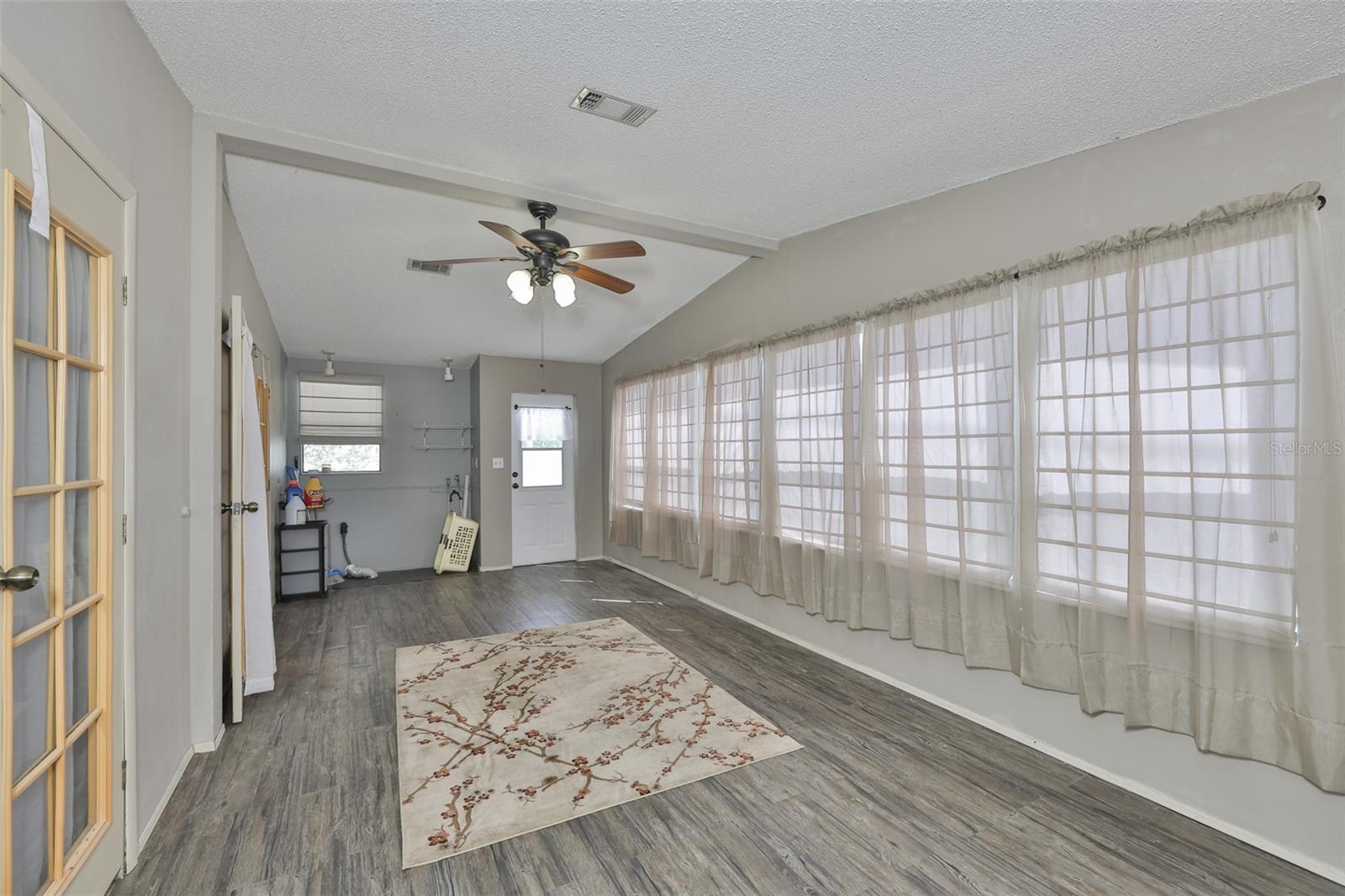 PRETTY POND PARK UNREC SUB - Residential