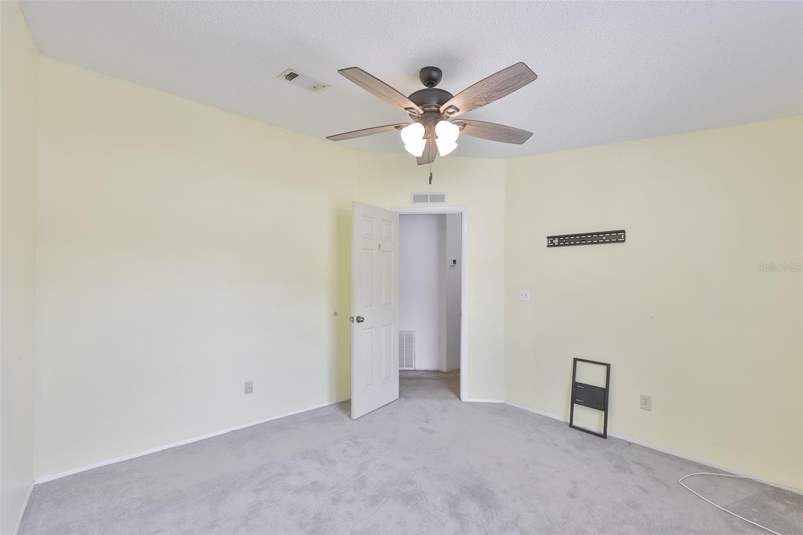 PRETTY POND PARK UNREC SUB - Residential