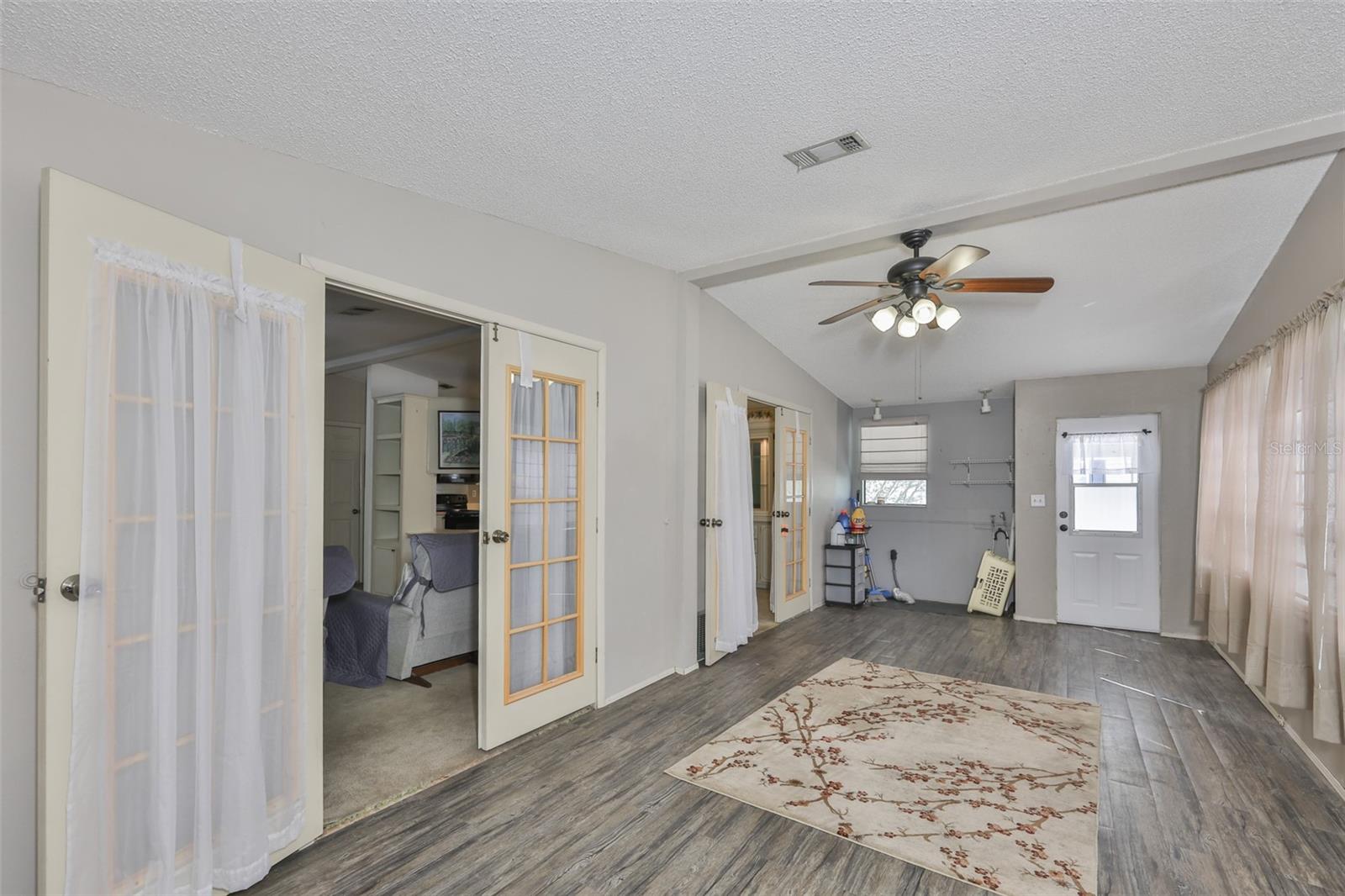 PRETTY POND PARK UNREC SUB - Residential