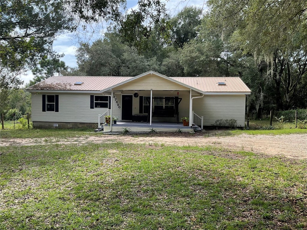 Photo of 37820 Ridgecrest Lane, Lady Lake, FL 32159 (MLS # G5118907)