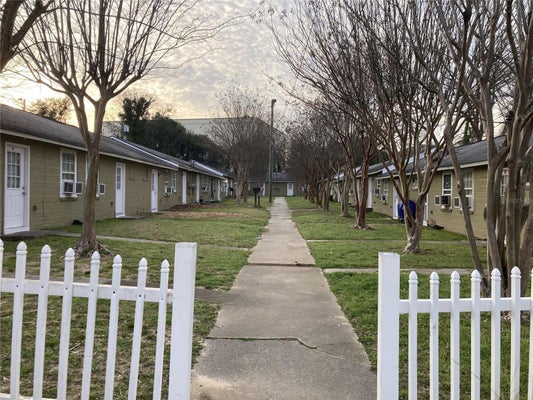 455 PURSLEY ST APT A11, MACON, GA 31201 - Image 06b5e7103985edd79d66aa3fcd0f1adc/3928892420