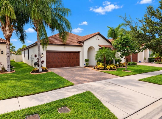 16835 WHISPER ELM ST, WIMAUMA, FL 33598 - Image 06b6a8e48272c959c8e3cd2fe73d68ad/1256532859