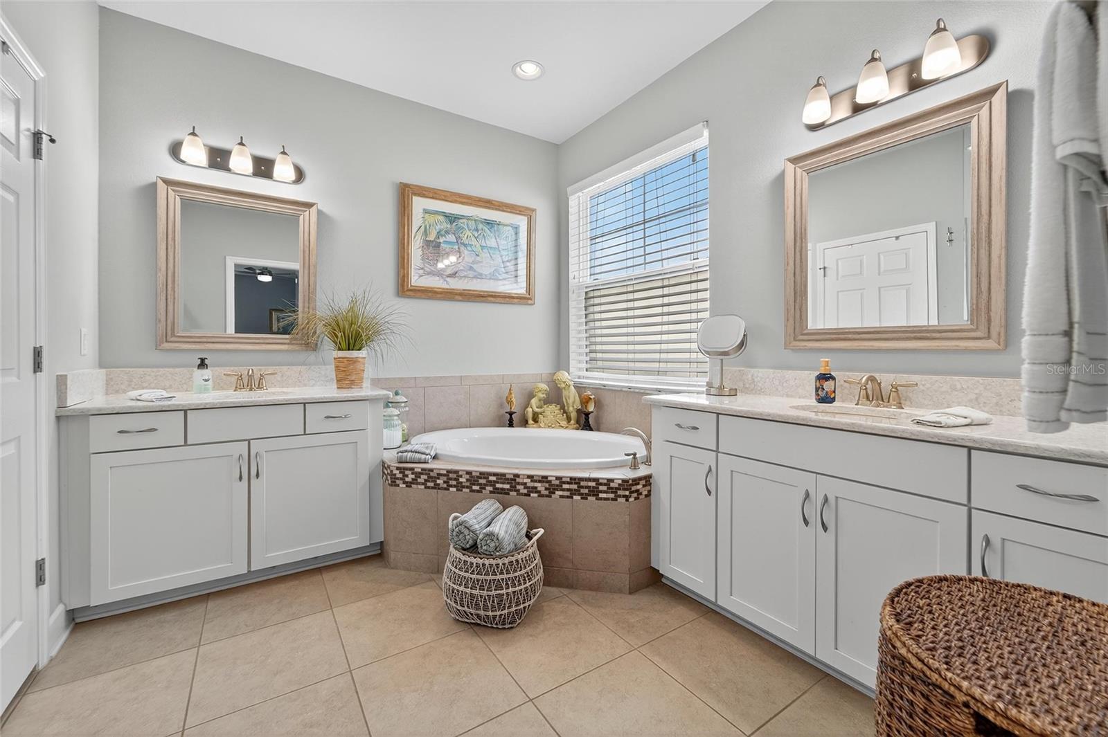 MIRABAY PRCL 22 - Residential Lease