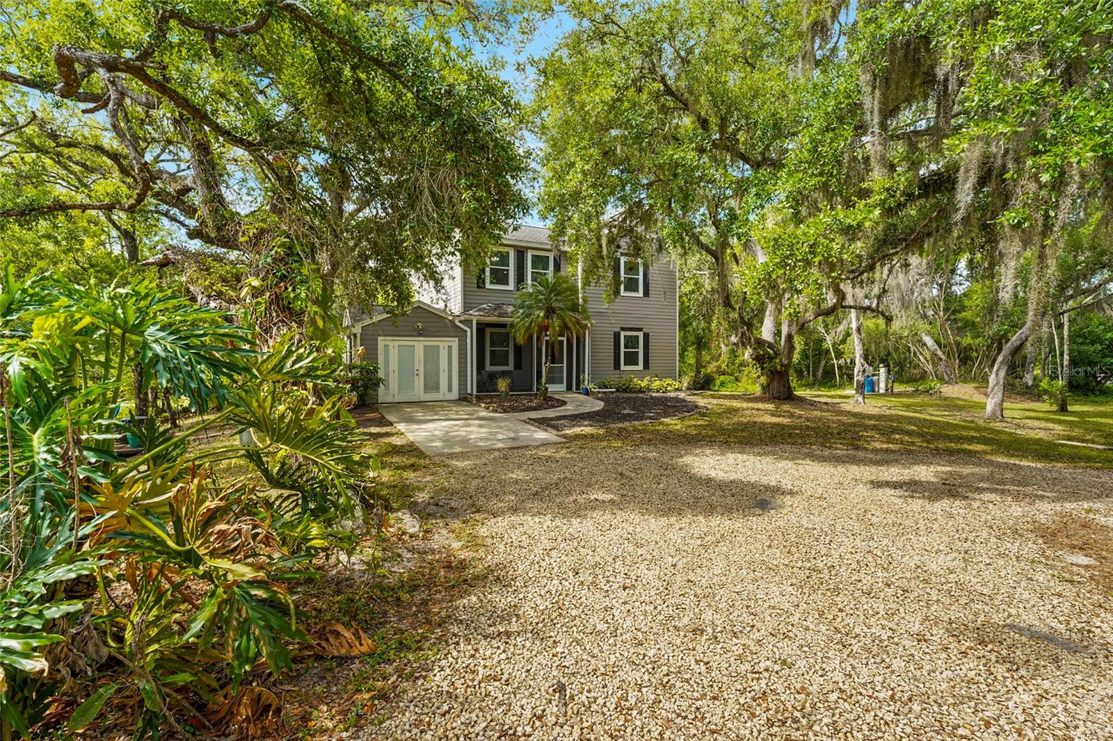 COUNTRY BROOKE ESTATES - Residential