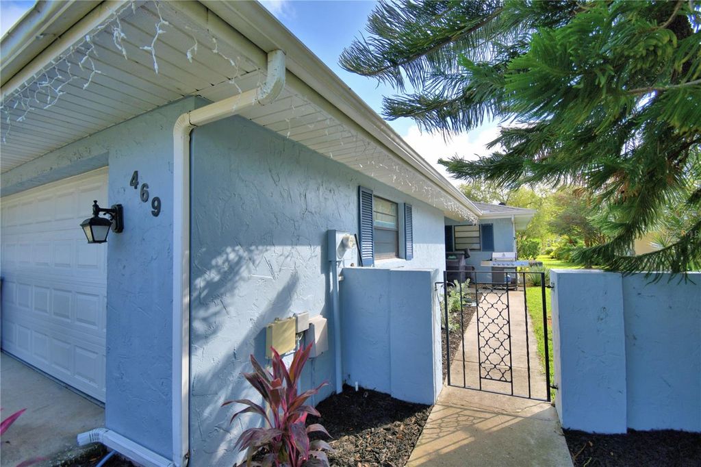 Photo of 469 Muirfield Court, Winter Haven, FL 33884 (MLS # P4937209)