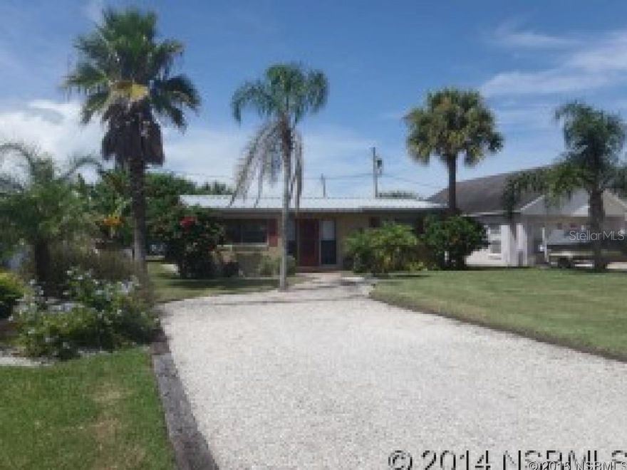 Beautiful Beach side Living!Enjoy the sounds of the Ocean from the backyard! 3 Bedroom private home, just a block from the beach. Tastefully decorated. newly updated with new paint new tile floors, new metal roof, New Washer and Dryer. Large backyard able to store RV etc.  Weekly or Monthly rentals available.